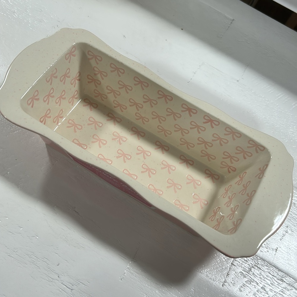BOW STONEWARE BAKER ! Coquette bows 
Whimsical party !!   Oven to table